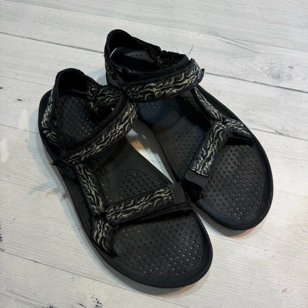 Teva Men's hurricane sandals black‎ men's size 11